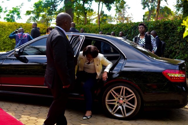 VICE-PRESIDENT OF THE REPUBLIC VISITS THE ANGOLAN EMBASSY IN NAIROBI