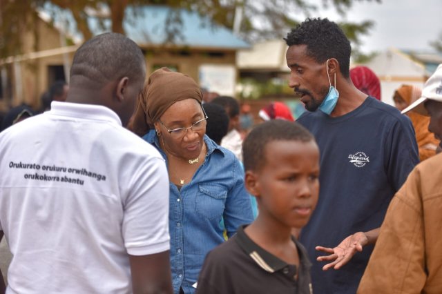 ANGOLAN PARLIAMENTARIAN VISITS REFUGEE CAMP IN SOUTHERN UGANDA